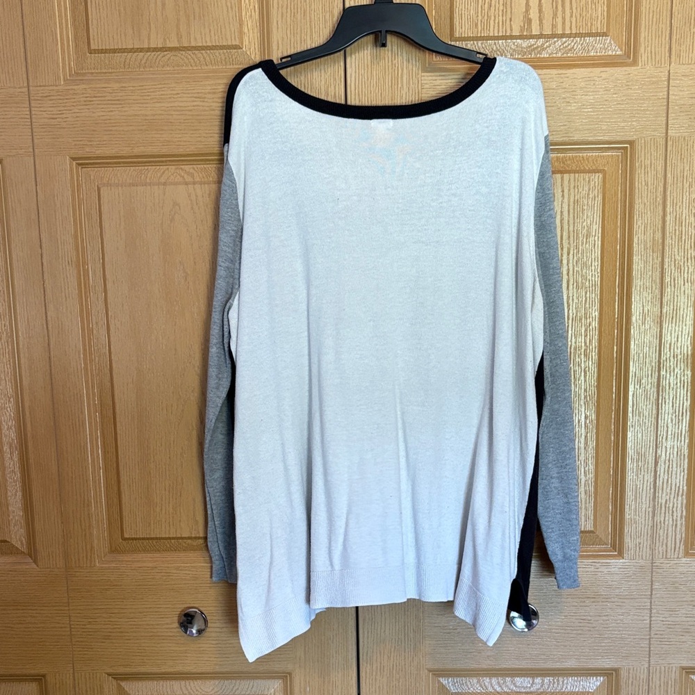 14th & Union Black and Gray Women's Sweater - Picture 2 of 2